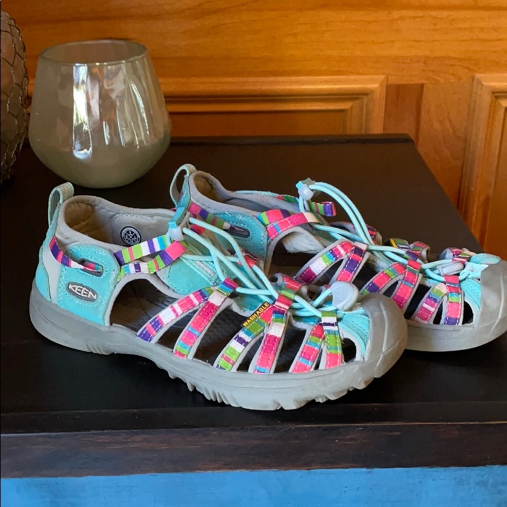 Girls keen sandals